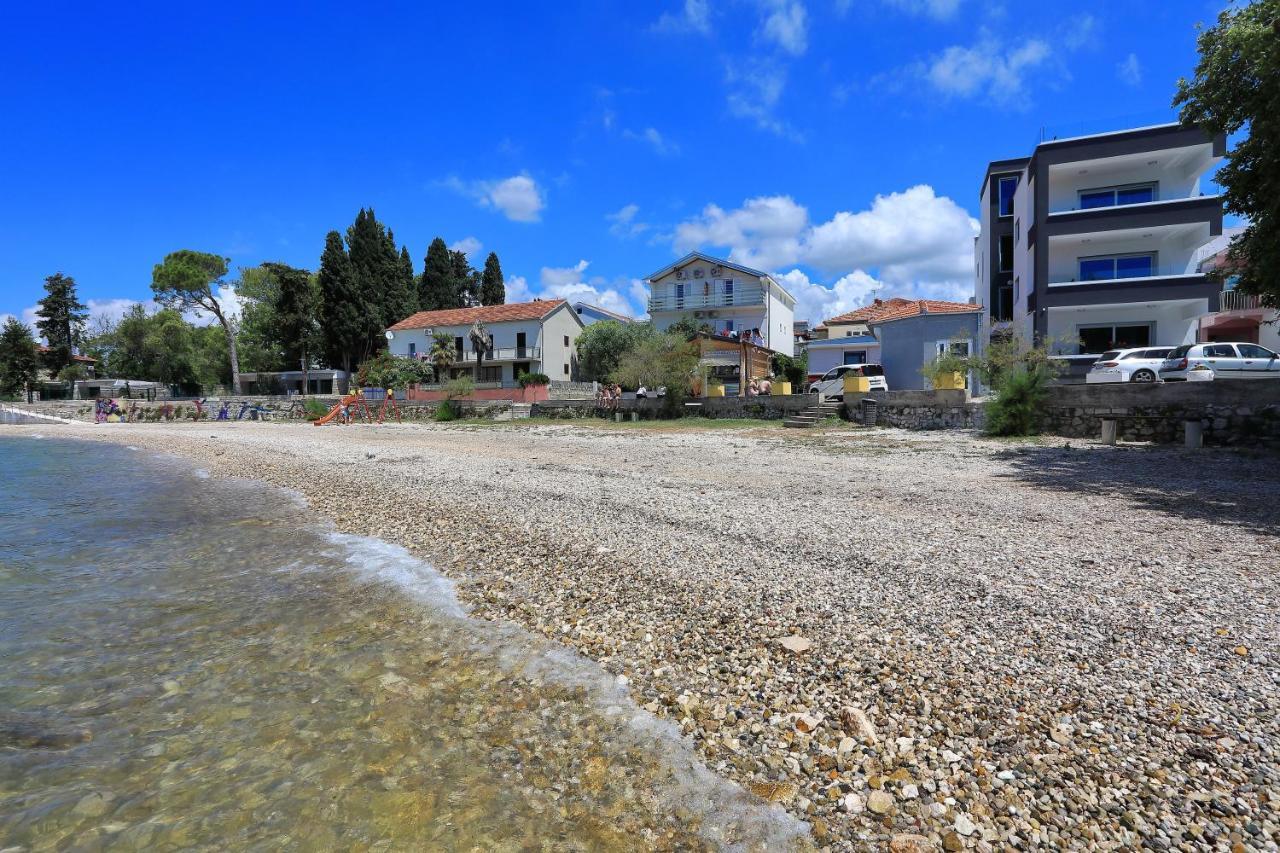 Apartmani Marina S Pogledom, Sukošan Buitenkant foto