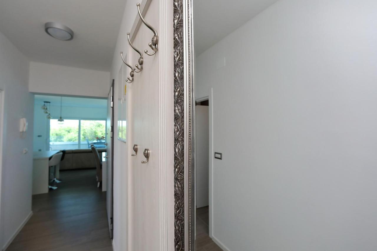 Apartmani Marina S Pogledom, Sukošan Buitenkant foto