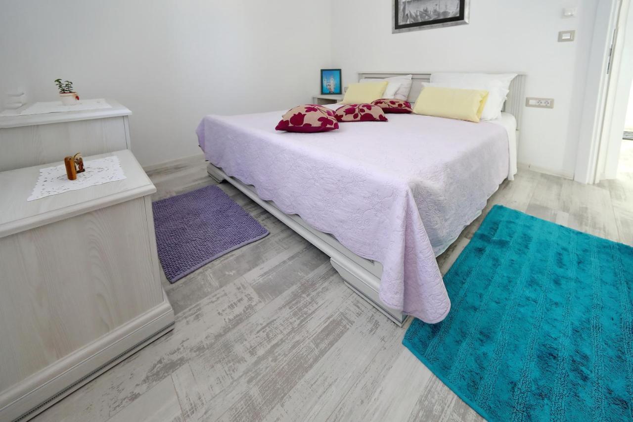 Apartmani Marina S Pogledom, Sukošan Buitenkant foto