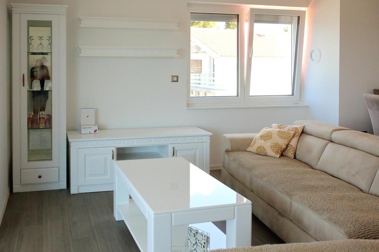 Apartmani Marina S Pogledom, Sukošan Buitenkant foto