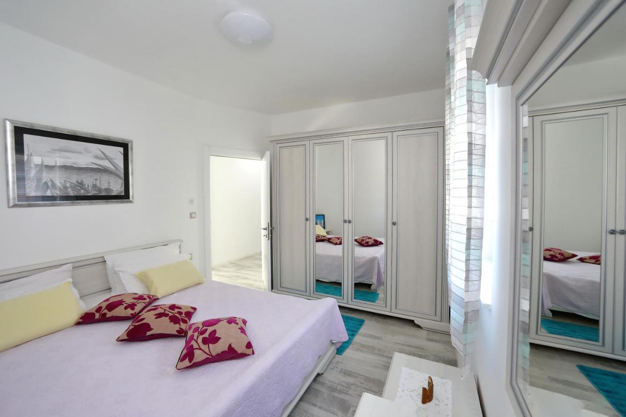 Apartmani Marina S Pogledom, Sukošan Buitenkant foto