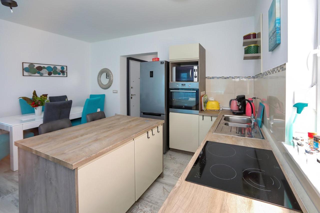 Apartmani Marina S Pogledom, Sukošan Buitenkant foto