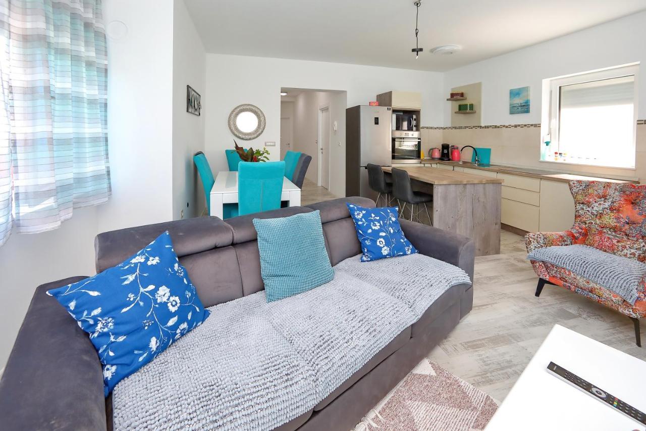 Apartmani Marina S Pogledom, Sukošan Buitenkant foto