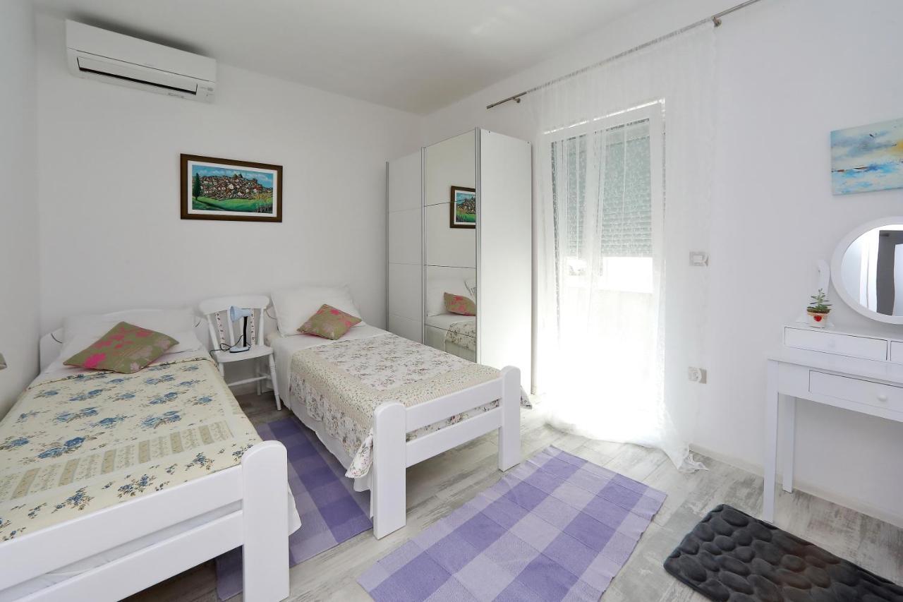 Apartmani Marina S Pogledom, Sukošan Buitenkant foto
