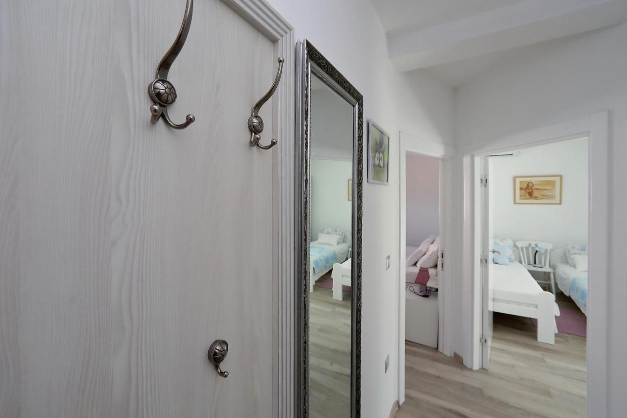Apartmani Marina S Pogledom, Sukošan Buitenkant foto